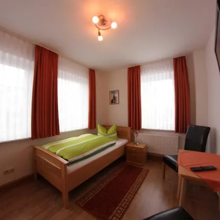 Pension Am Ostbahnhof Gotha Chambre photo